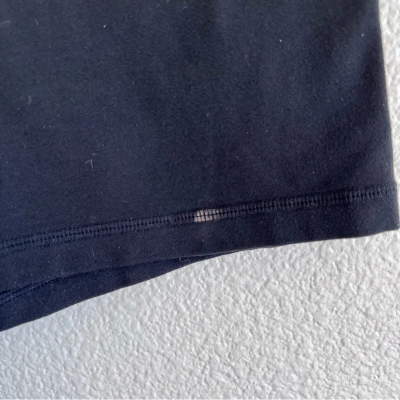 Lululemon Reverse Groove Short - Picture 4 of 12